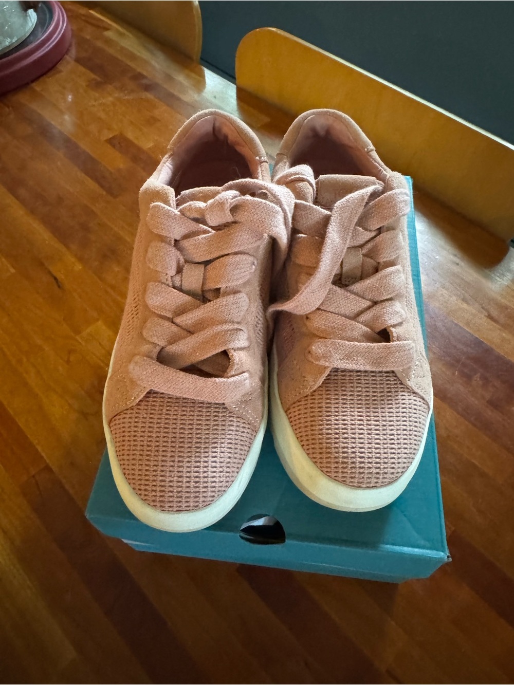 TOMS Womens Rea Lace-Up Platform Sneaker Bloom Mesh and Suede